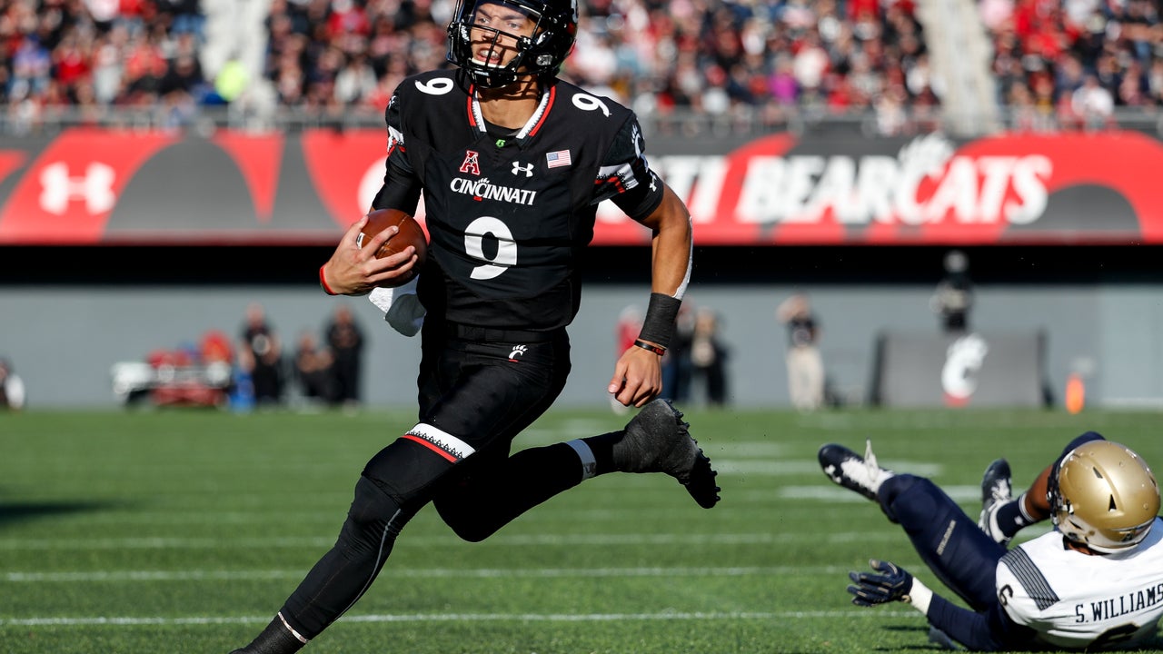 Cincinnati’s run defense throttles Navy’s option in 42-0 win